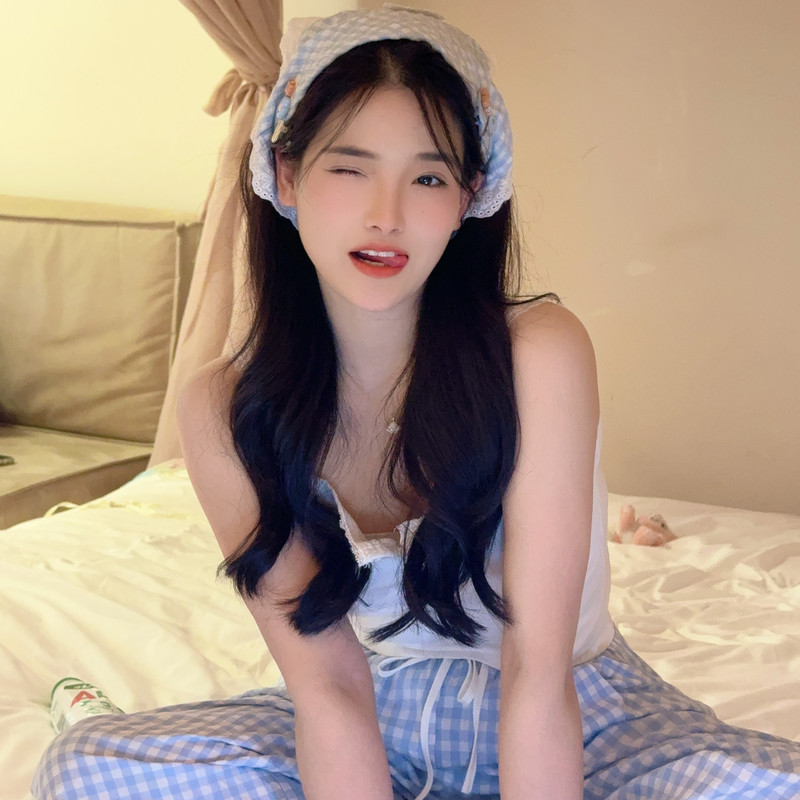 小妖饿死了🫧海报