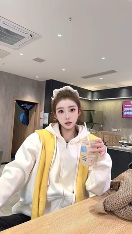 抱抱馨💌今晚休。主播照片