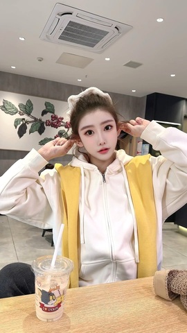 抱抱馨💌今晚休。主播照片