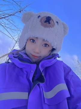 初雪🌞九月一薪一亿主播照片