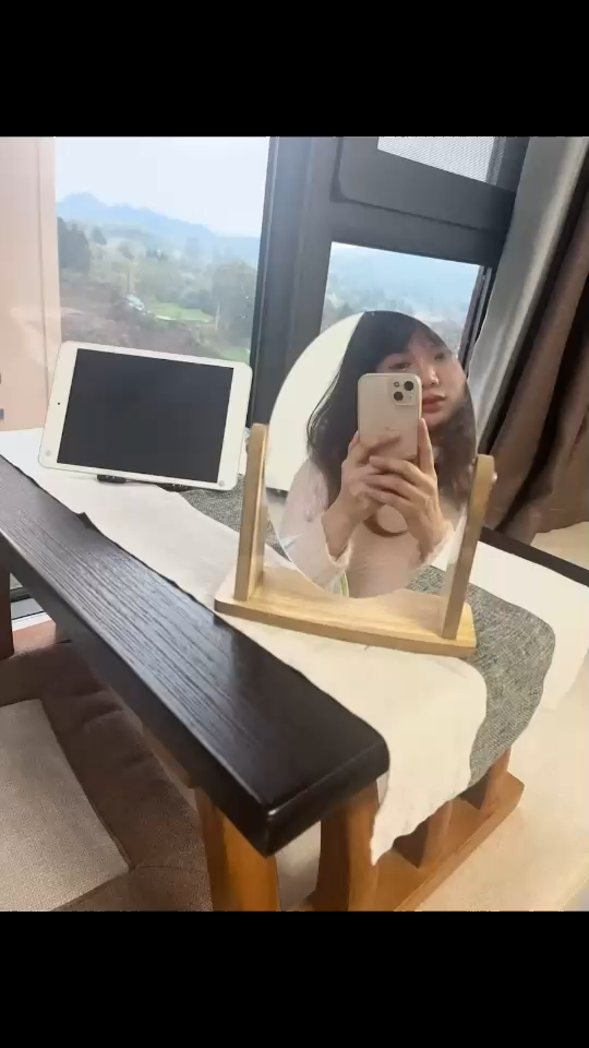 哎呀，没注意到镜子咋