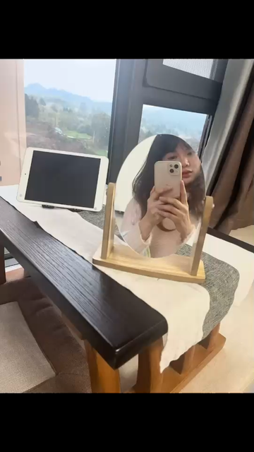 哎呀，没注意到镜子咋