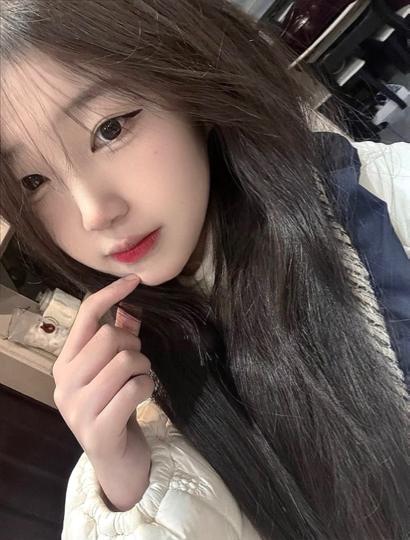 婧婧uu海报