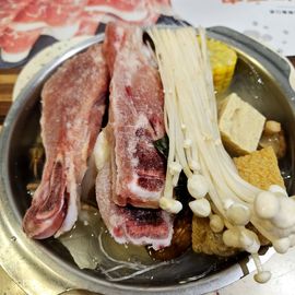 扯一下皮皮主播照片