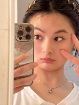 小蝶👑晚上播～的图片