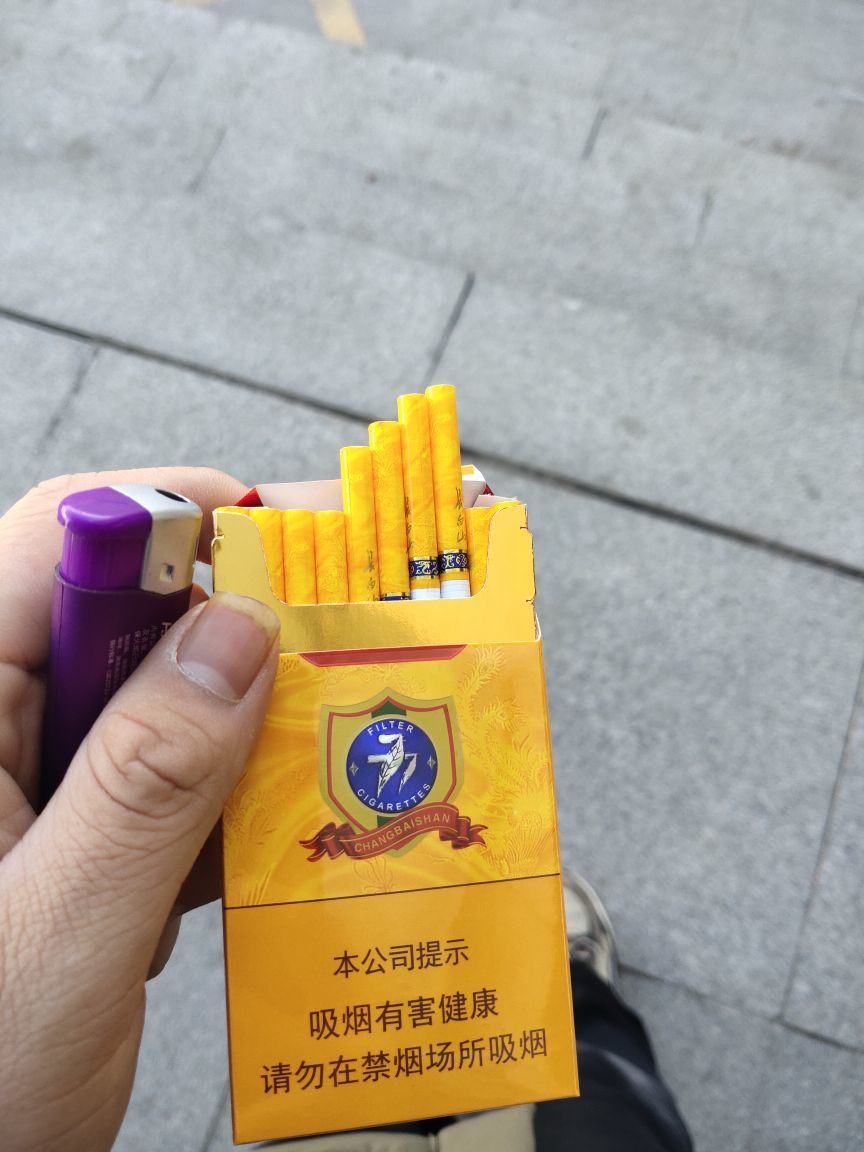 ?謙恭比索鳥?主播圖片
