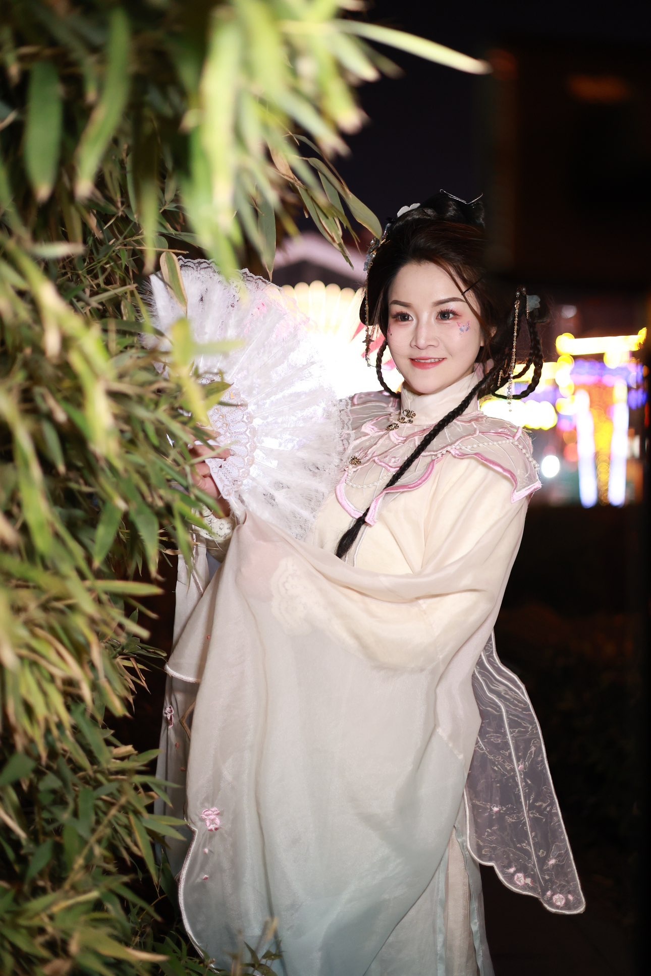 小妖雅静天蝎座苦寻你主播图片