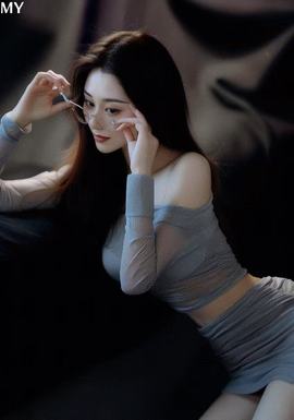 小长今💃被打哭了主播照片
