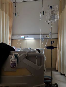 洛兮病休主播照片