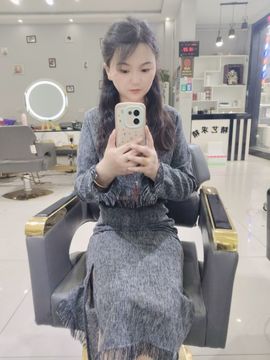 小甜贪财好色💕主播照片