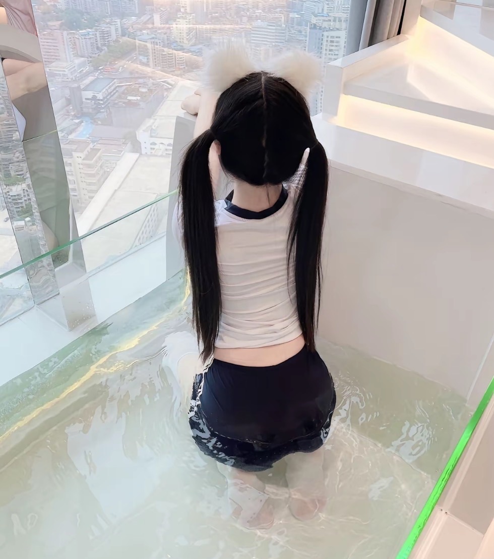 捏捏超人主播圖片
