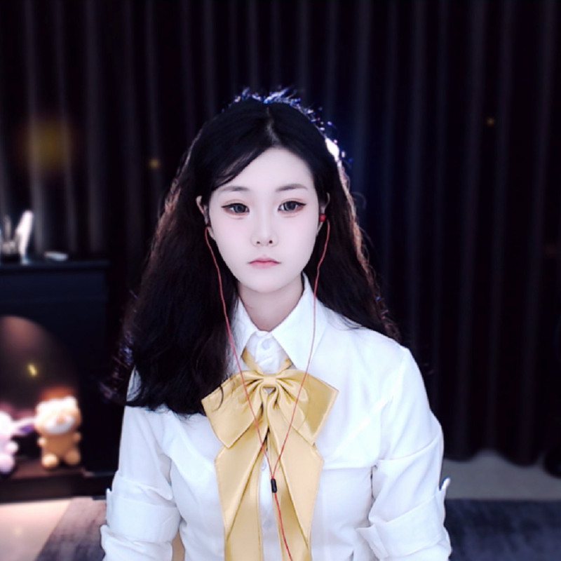 新人宇馨海报