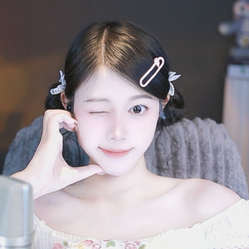 不吃草莓屁屁酱的主播海报