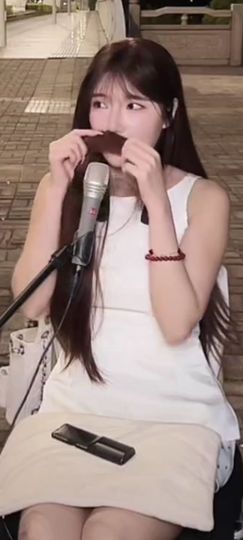 二两桃花醉今生的图片