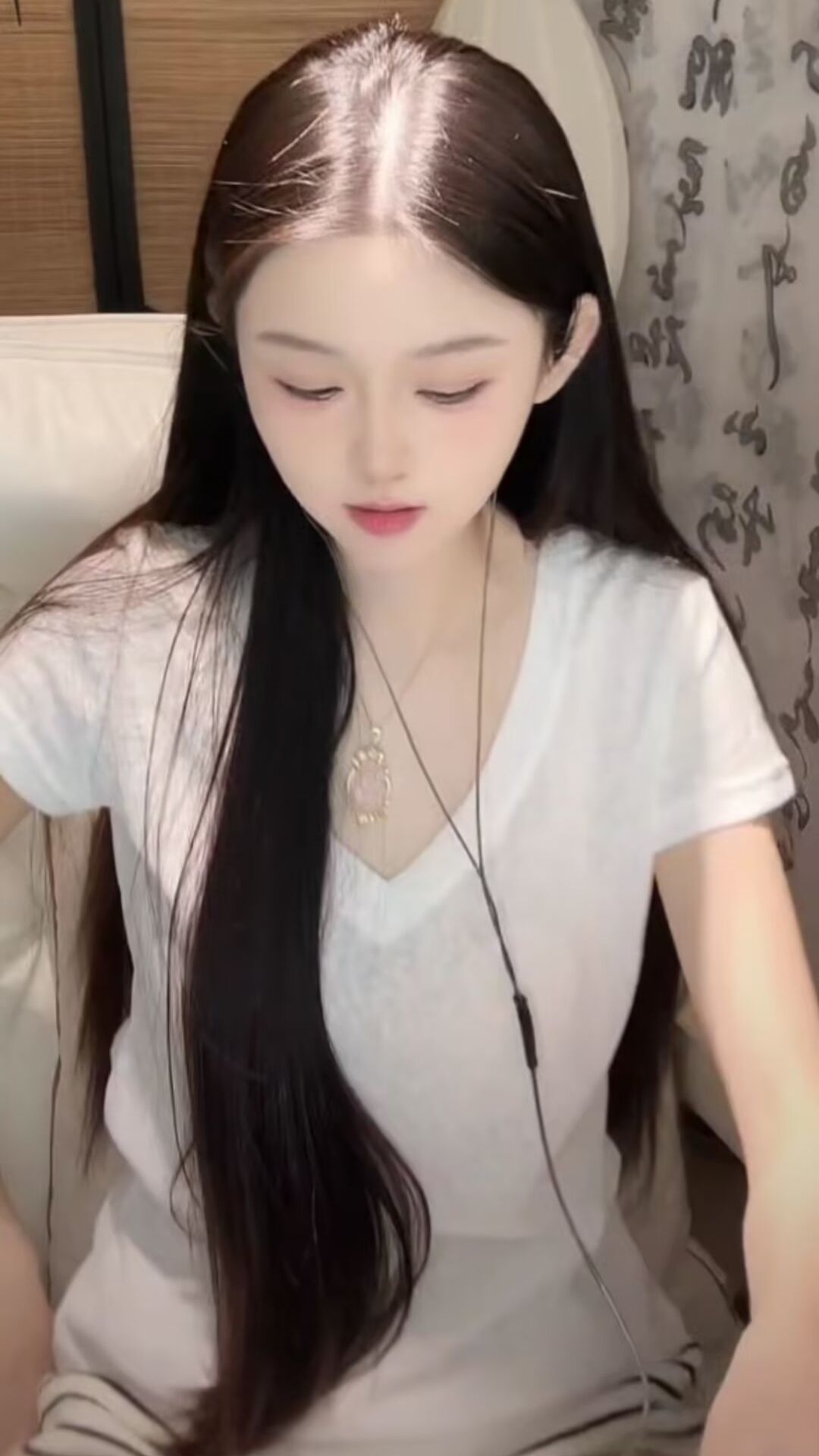 二两桃花醉今生主播图片