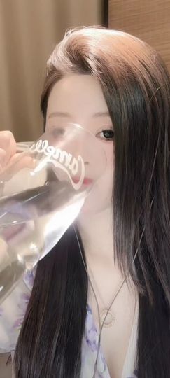 二两桃花醉今生的图片
