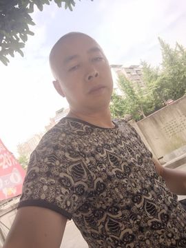 王久哥主播照片