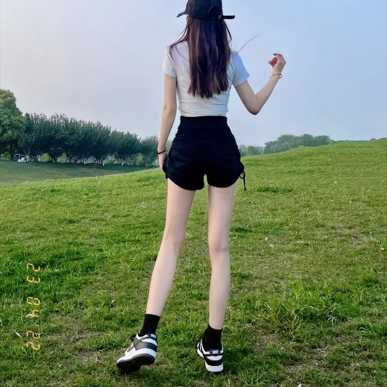 月月💖20号拍卖海报