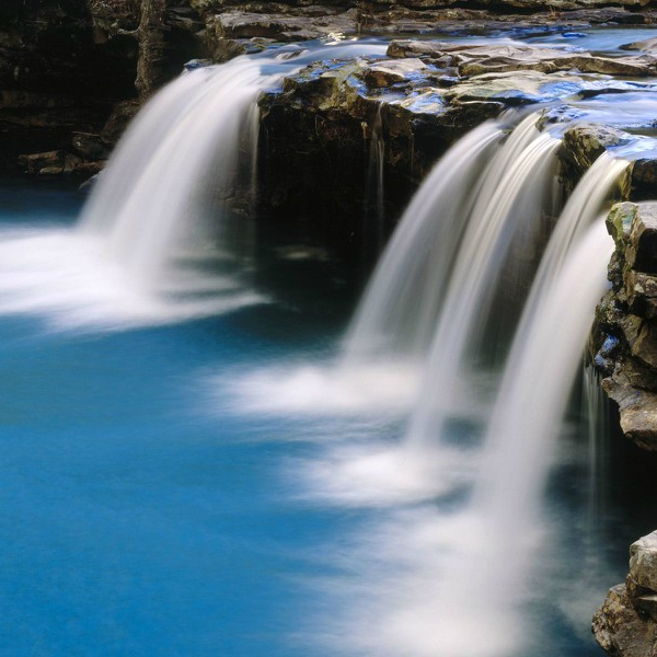 以酒为伴儿海报