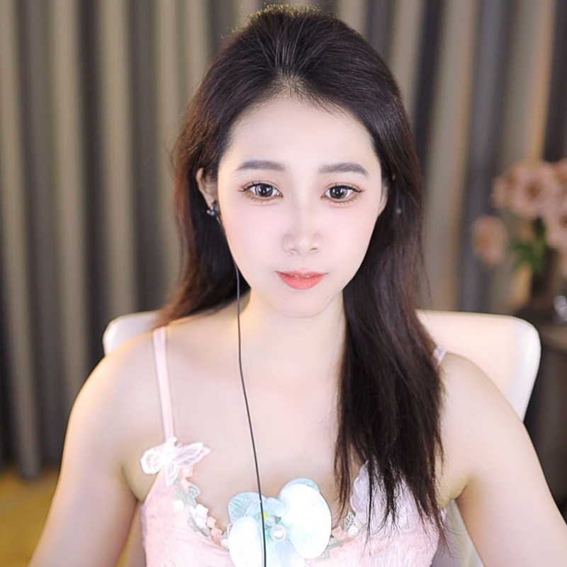 新人小桃桃的直播间