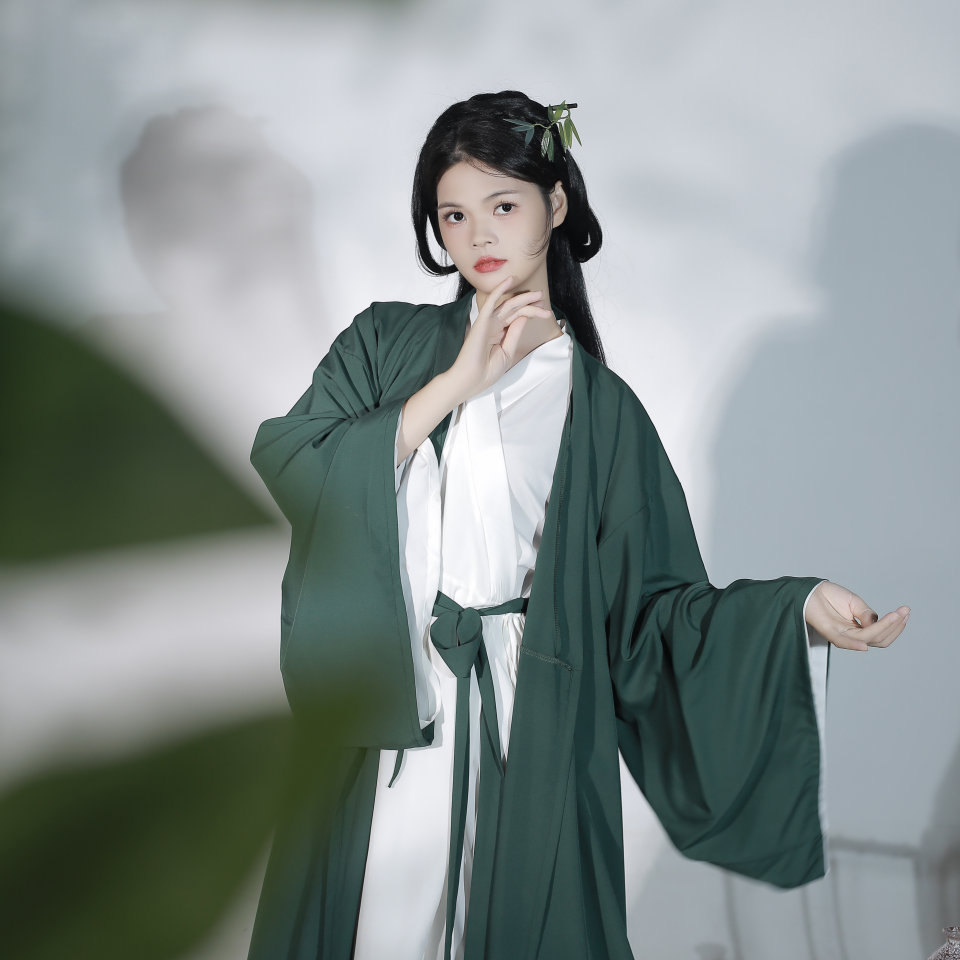 清欢新人求关注.海报