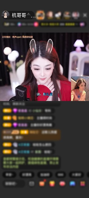 一瞬间觉得这个男孩纸蛮帅哦！