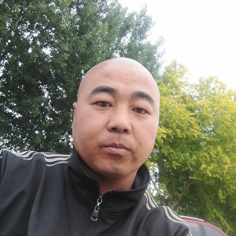 亮户外直播的主播海报