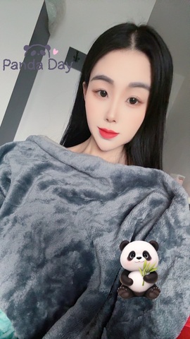 看杂志的王锦蛇✣的图片