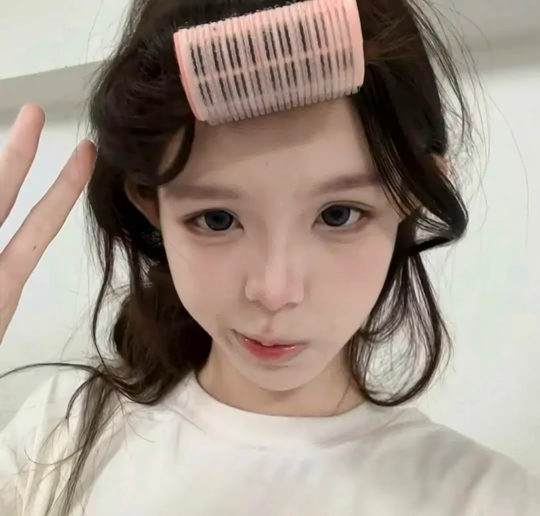 小阿琳💗海报