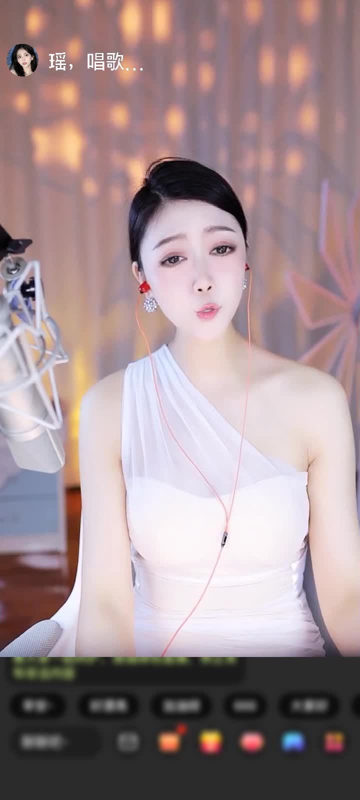 感谢🌴静♥聽🙋赠送满满的爱1个