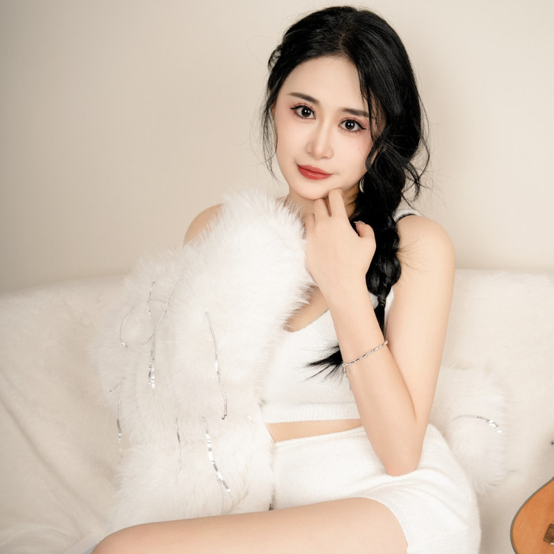 小野女友的主播海报