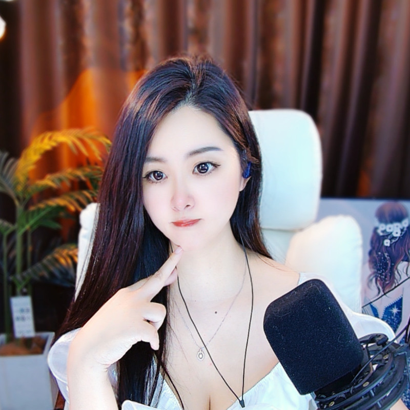 原来是然然的主播海报
