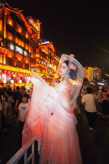 昭君很会舞海报