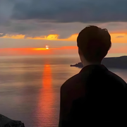 云淡风轻归浪途。