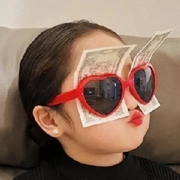 王一一f海报