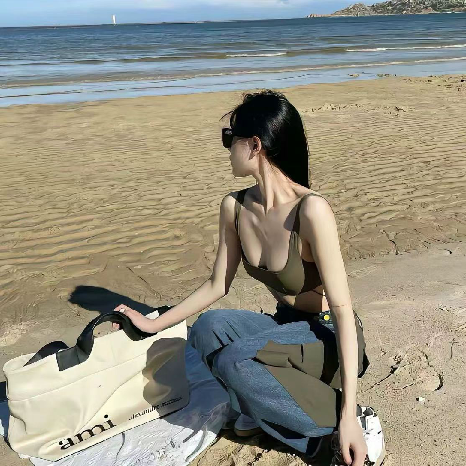 俏爷静音听歌海报