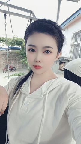 ღ娜娜ぃ安静唱歌🍀主播照片