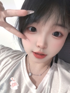 脆皮果果ᰔᩚ主播照片