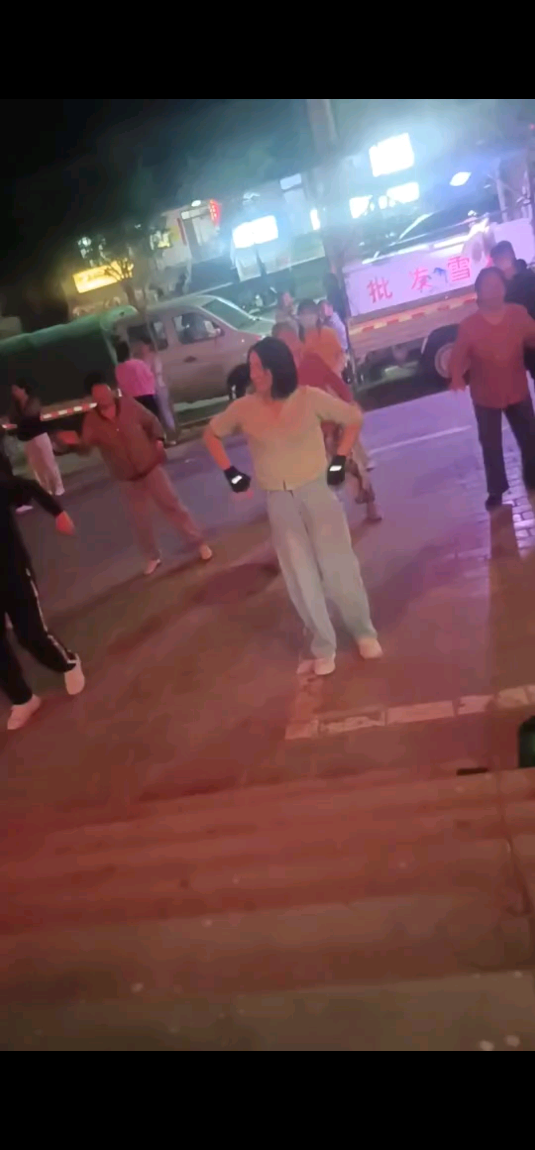 挨了三顿骂，出来看看