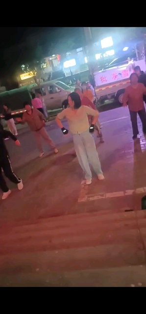挨了三顿骂，出来看看