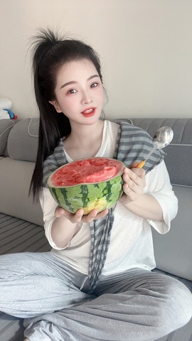 阿九认真唱歌🎤主播照片