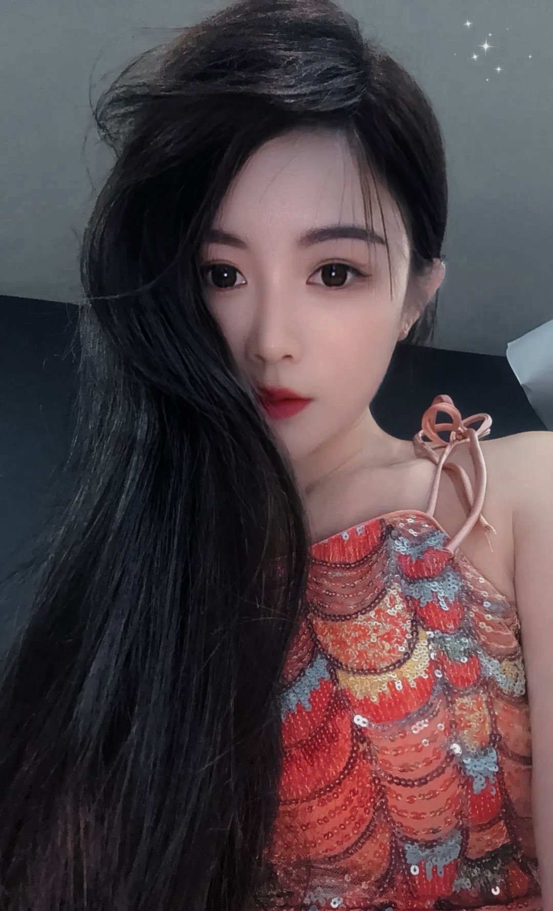 不冷小妖精的图片