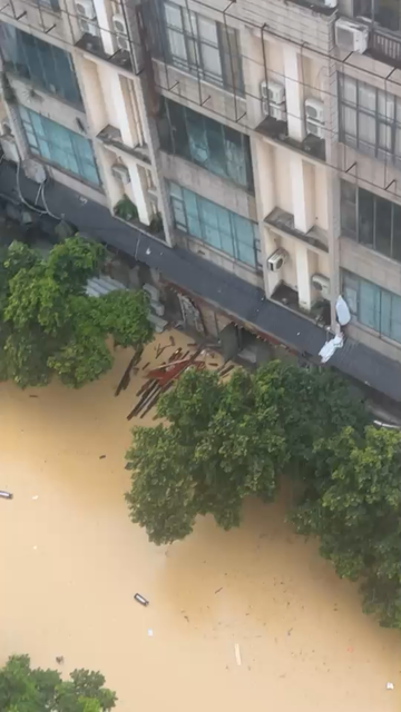 又停電被困了。水快到