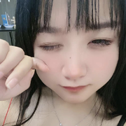 笑脸迎她人心酸我自知