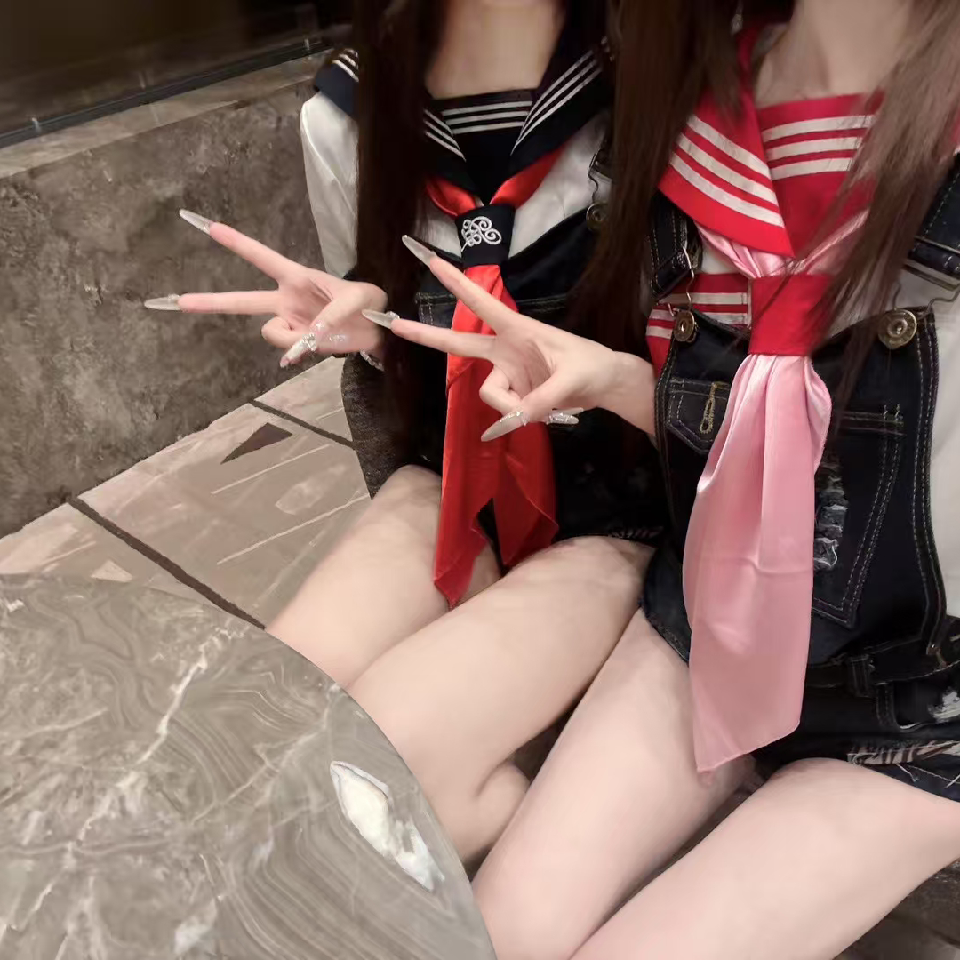 𝒯𝓈.天真海报