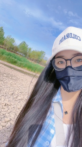 梦梦在唱歌主播照片