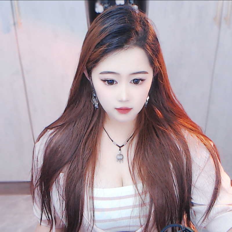 糕冷小涵的主播海报