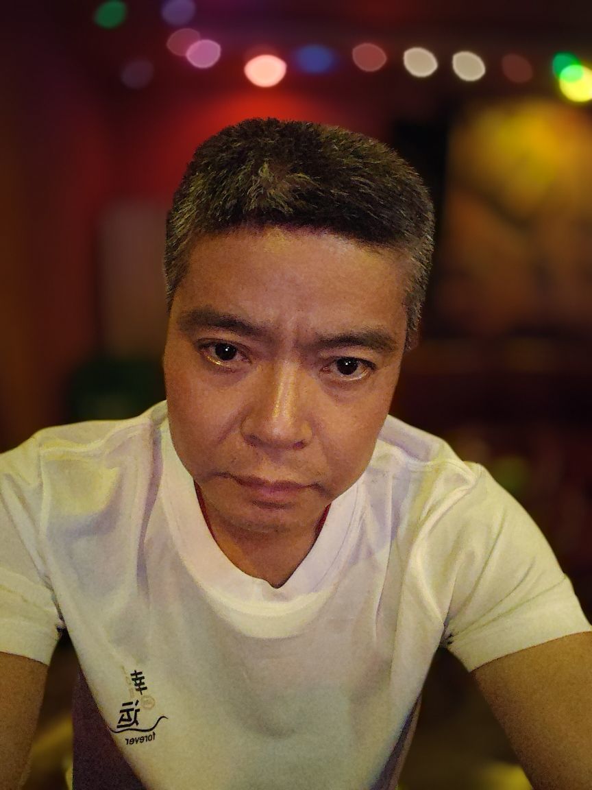 双全歌♥主播图片