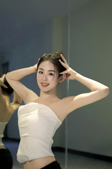 小暴龙如意。海报