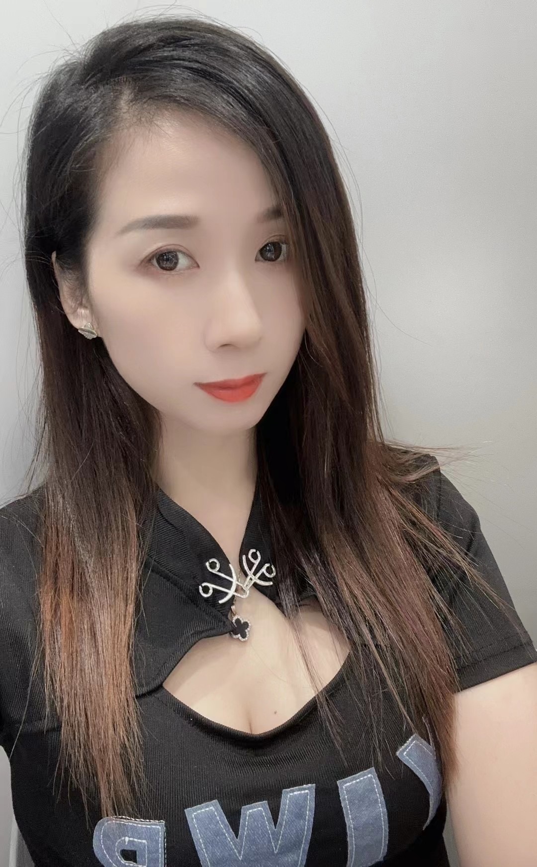 初见💋梦的主播照片